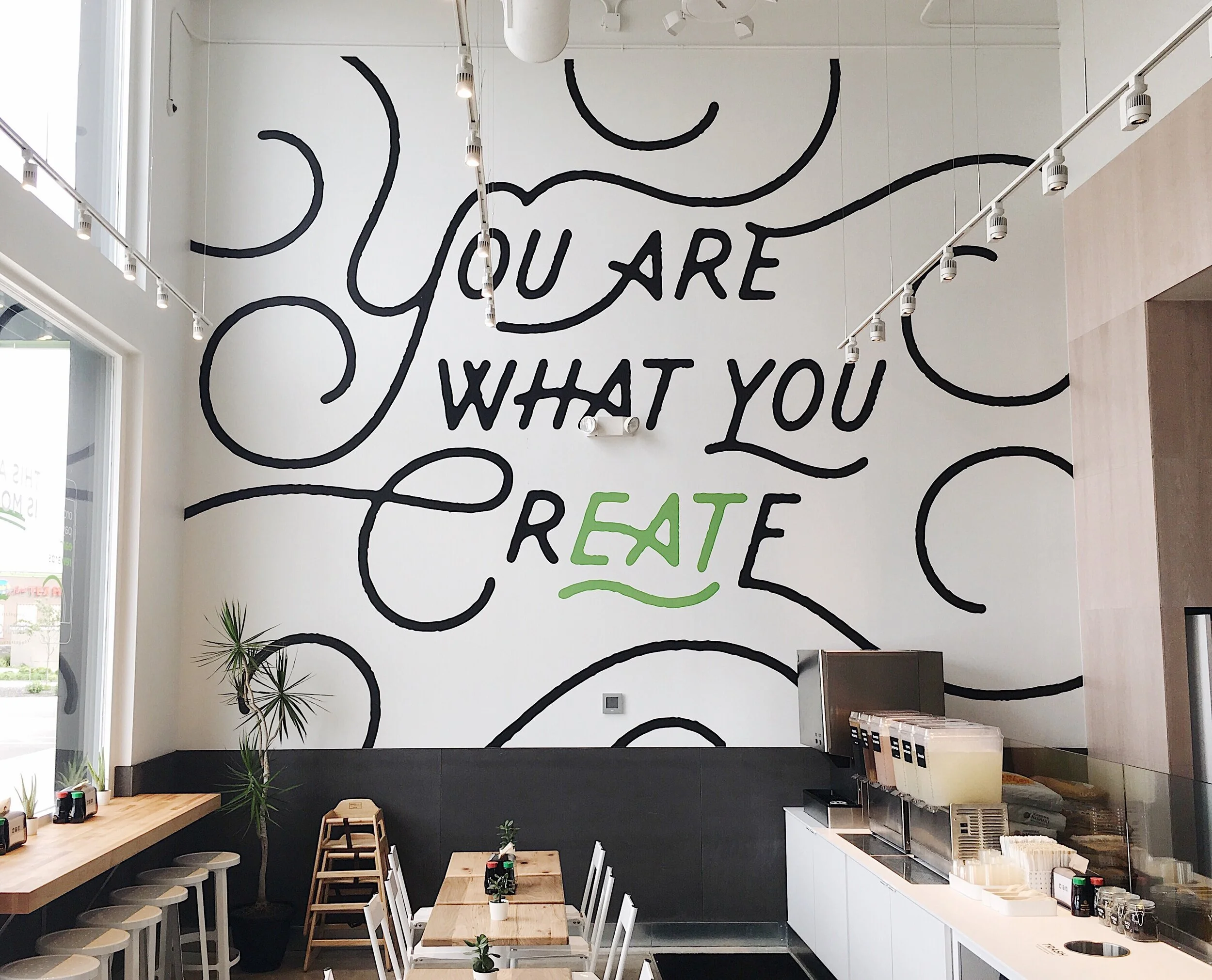 VS.Murals.Fusian.FullRestraunt.JPG
