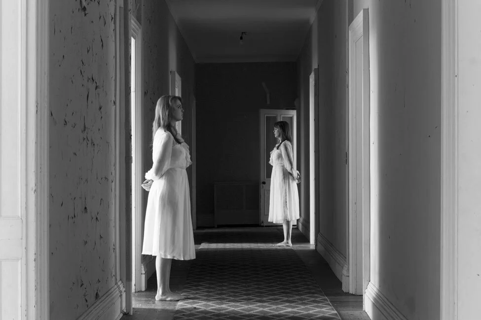 Colleen-at-the-Mansion-(15)(2).jpg