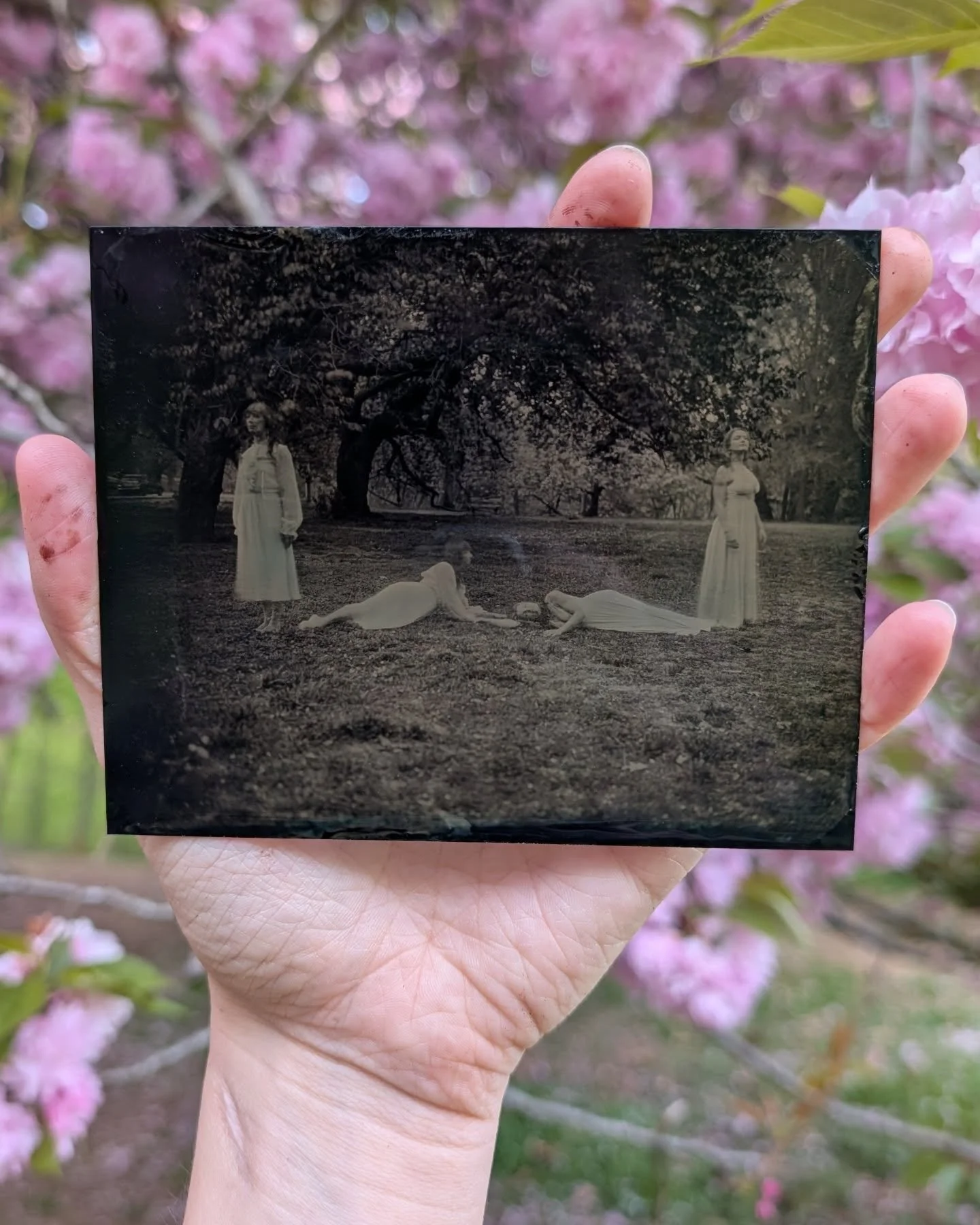 Thank you to all who came out today ✨ we are truly grateful to have spent the day creating so many tintypes! Among our afternoon portraits, we even had time some time to play around 💓 Happy Ether Sunday!