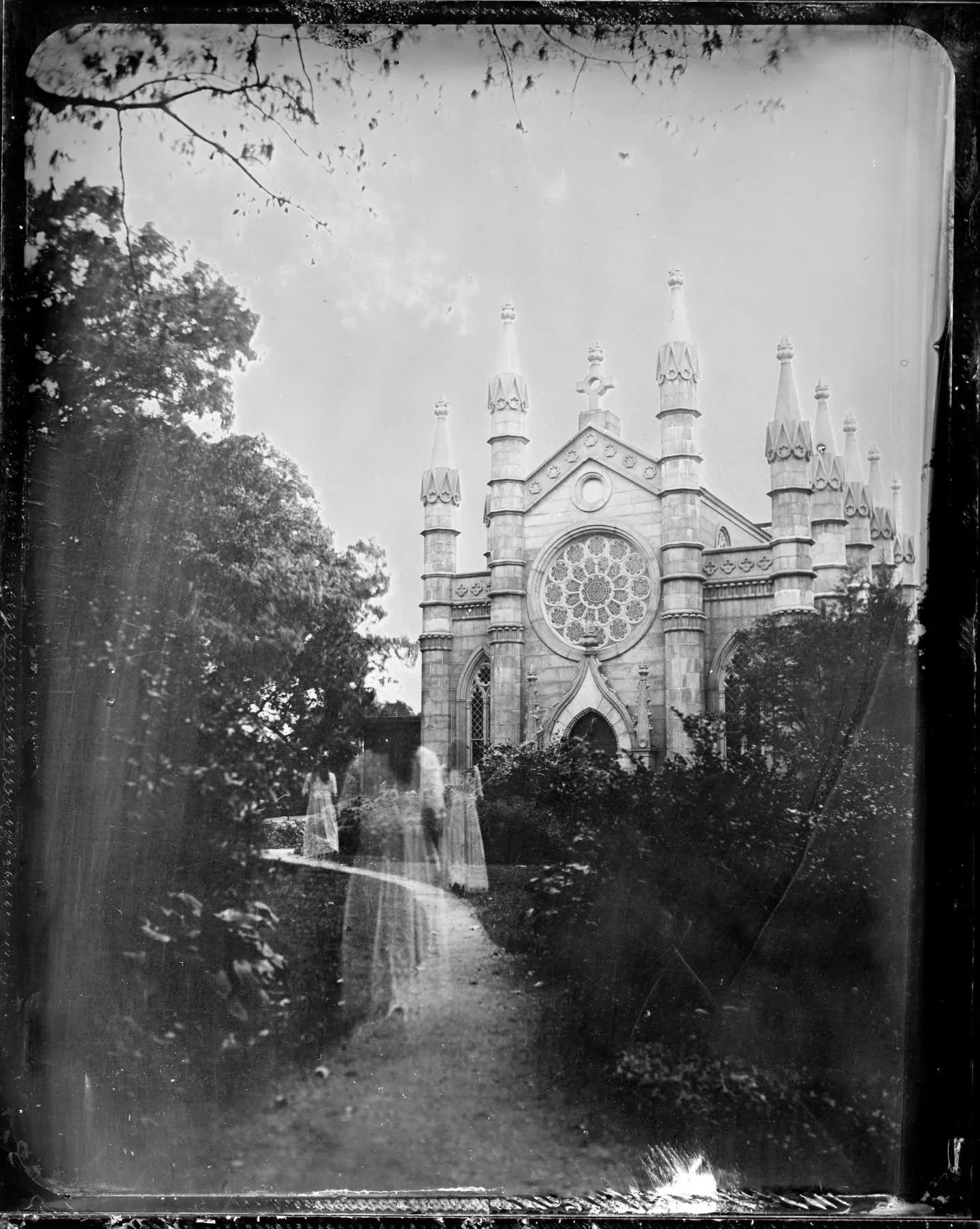 Thrice 
Self Portraits on Tin 🪦✨

#tintype #wetplatecollodion #wetplate #longexposure #selfportrait #selfiesonfilm #analog #analogforever #analogforeverzine #crowngraphic