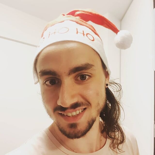 Merry Christmas everyone!! Hope your having a fun day 🎅🥂🍺🎉 #officialdambro #merry #christmas #live #acoustic #electronic #australianmusic #rnb #hiphop #rock #edm #producer #rapper #singer #songwriter #spotify #artists #2019 #brunswick #album #web