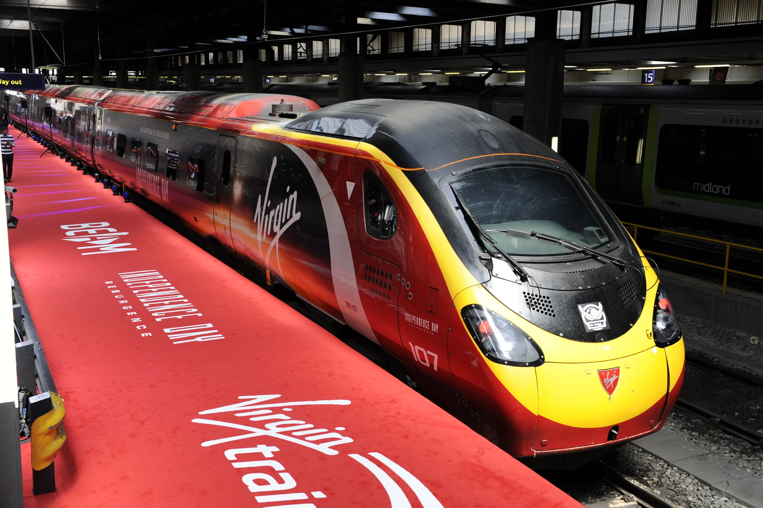 virgin-train-at-beam-launch-06-june-2016.jpg