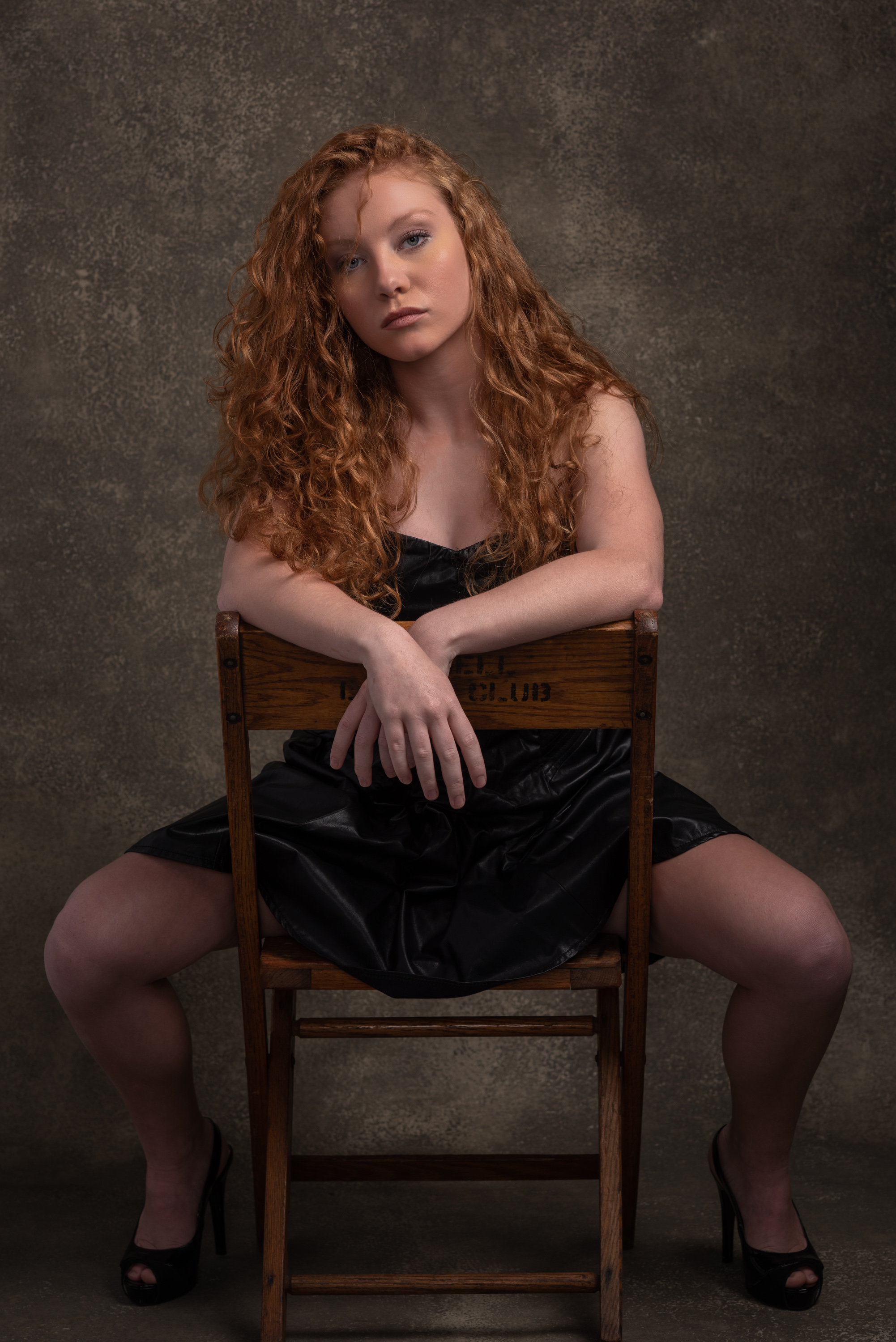 gorgeous-redhead-model-studio-portrait