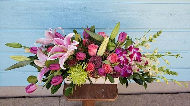 &ldquo;Flowers are a proud assertion that a ray of beauty out values all the utilities in the world.&rdquo; &ndash; Ralph Waldo Emerson⁠
⁠
⁠
.⁠
⁠
.⁠
⁠
.⁠
⁠
#dsweetpeas #followtheflowers #giveflowers #momboss #lovemyjob #lovemyclients #local #atx #flo
