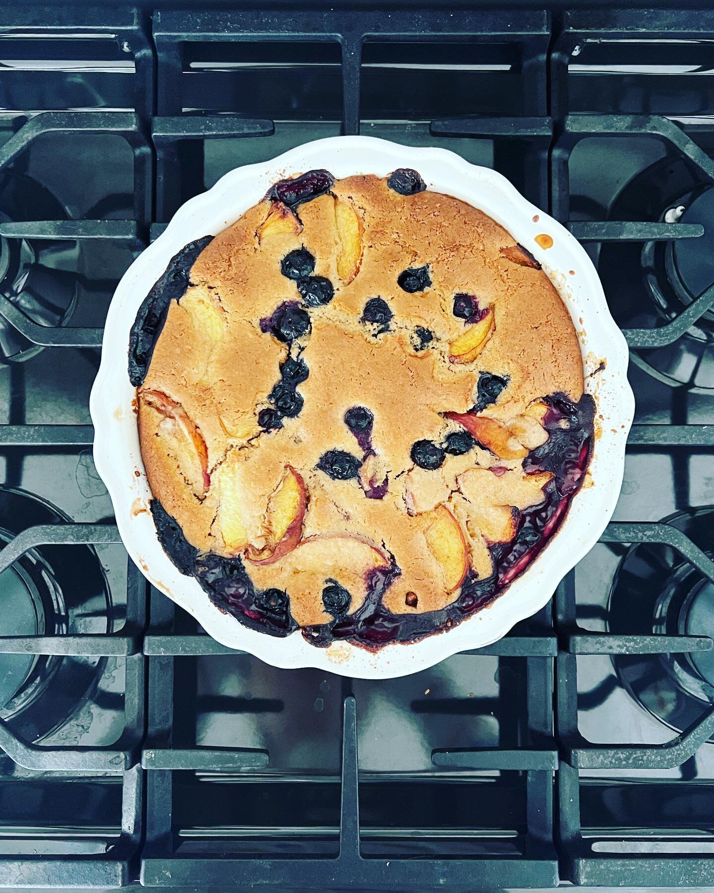 @acozykitchen&rsquo;s peach cobbler with just over 1 lb of peaches and 2 cups of blueberries and @bobsredmill&rsquo;s whole wheat pastry flour because that&rsquo;s what we happened to have on hand