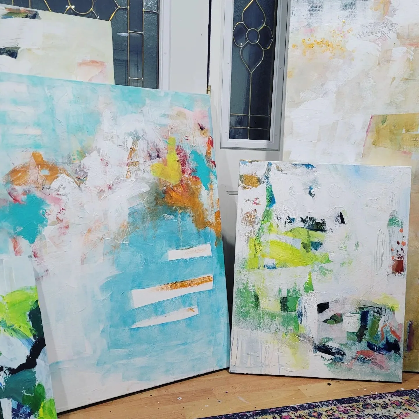 Another Saturday night in the studio and the paintings in progress are stacking up!
.
.
#saturdaynight #abstractpainter #intuitivepainting #workingartist #paintinginprogress #nikolwikman