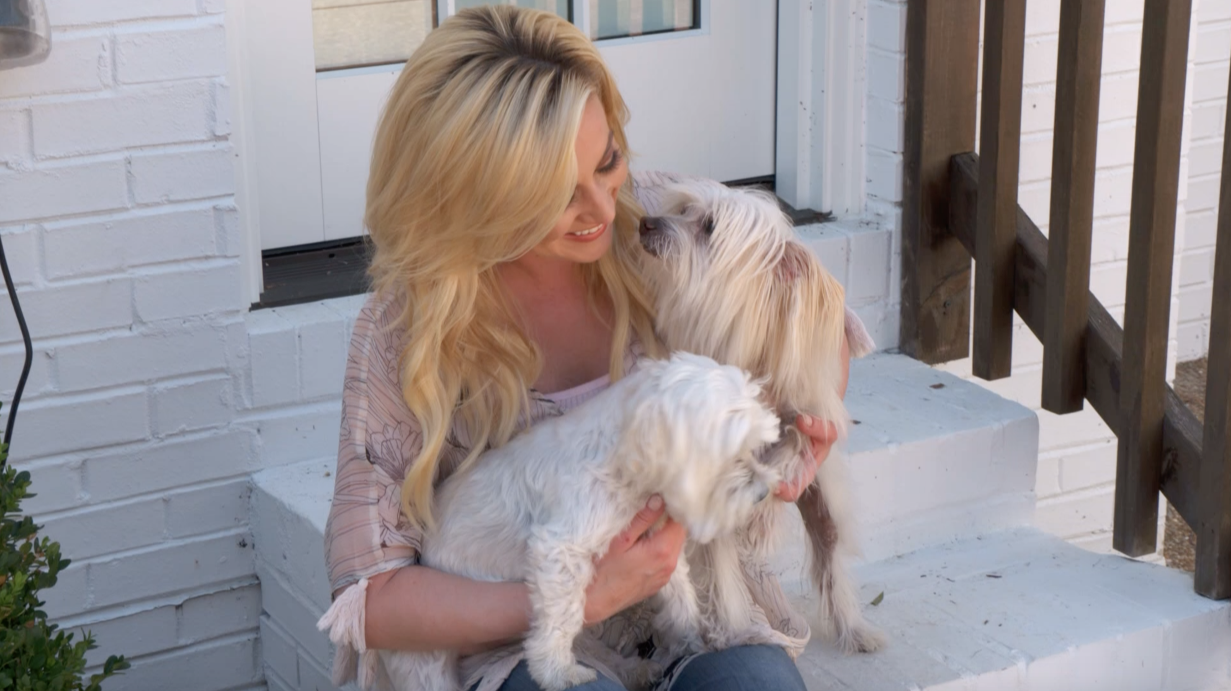 Kellie Pickler with Pixie and Peanut.png