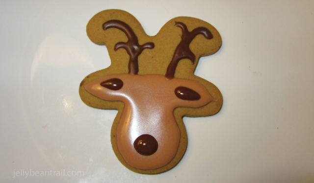add-antlers-nose-and-ear-detail-reindeer-cookies.png