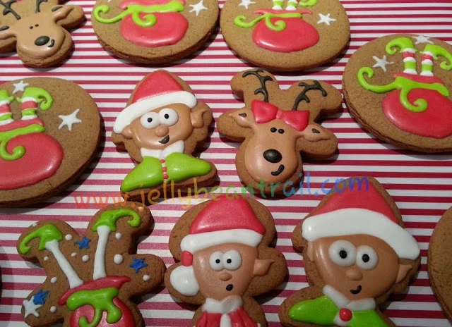 Christmas Gingerbread Cookies www.jellybeantrail.com.jpg