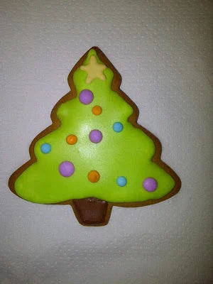 christmas tree gingerbread decorated.jpg