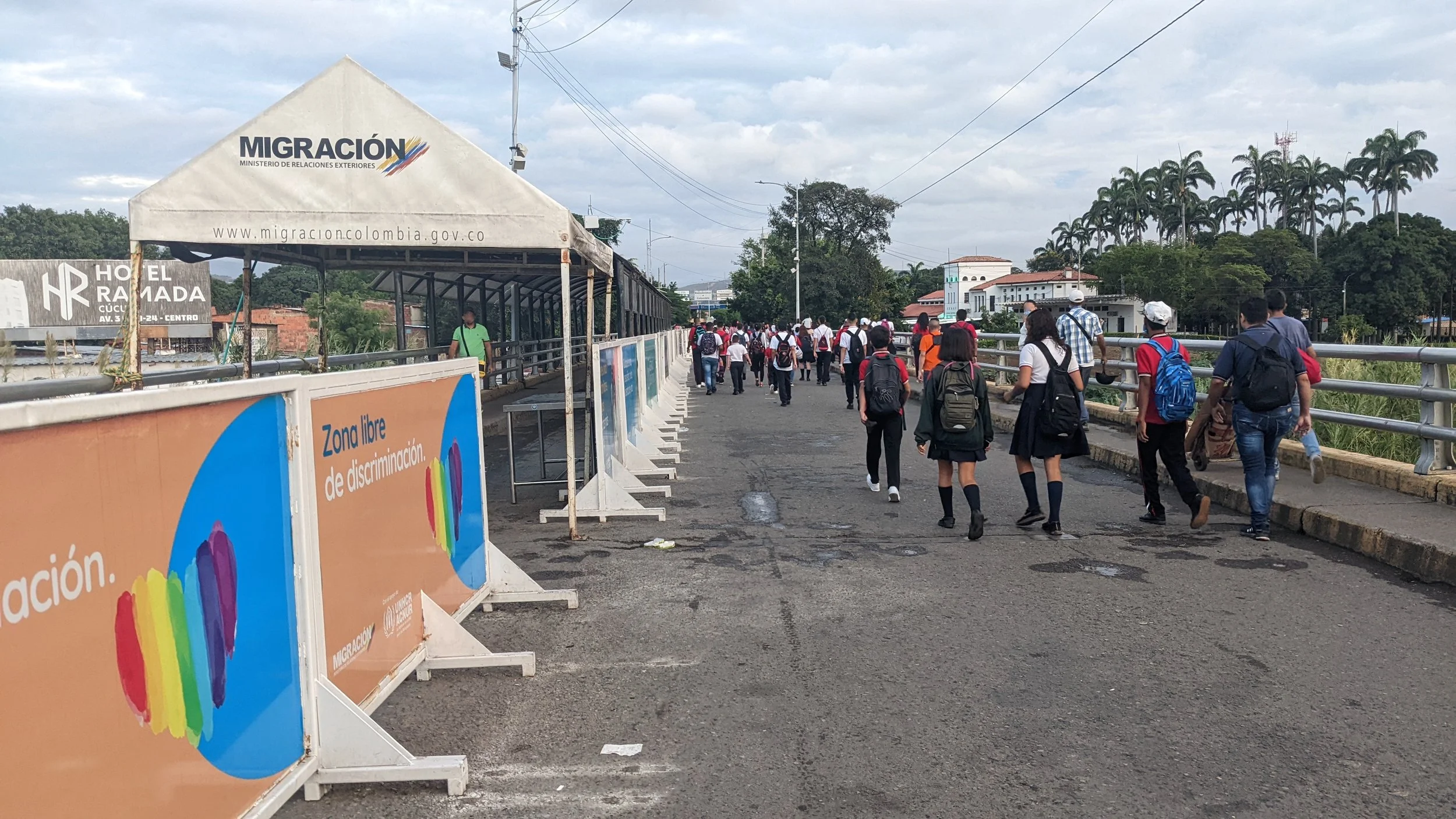 “Lo peor que nos pudo pasar pero lastimosamente no tienen donde ir”: Las contradictorias opiniones de los estudiantes colombianos sobre la migración venezolana, la crisis democrática y la xenofobia