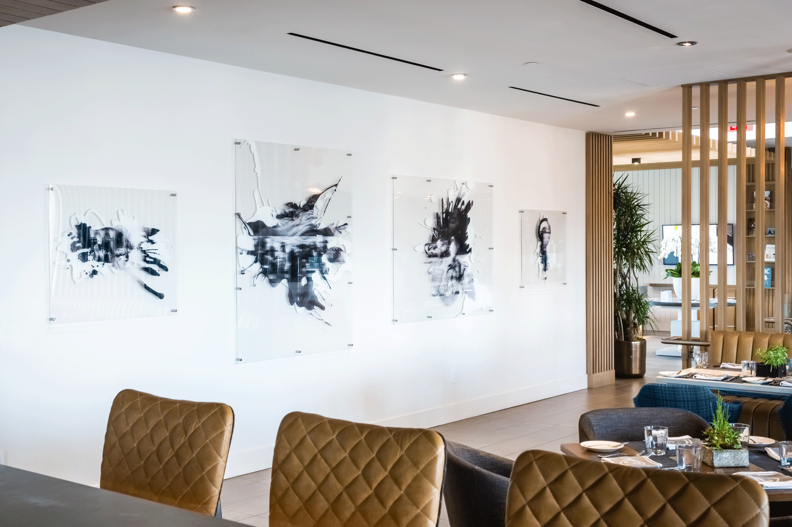 Rob-Grad_plexi-glass-art-at-Griffin.gif