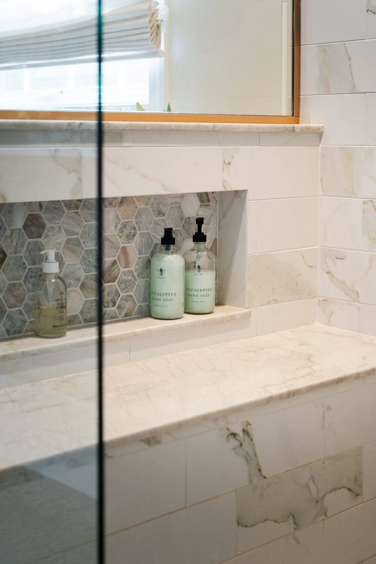 shower-bench-niche.jpg