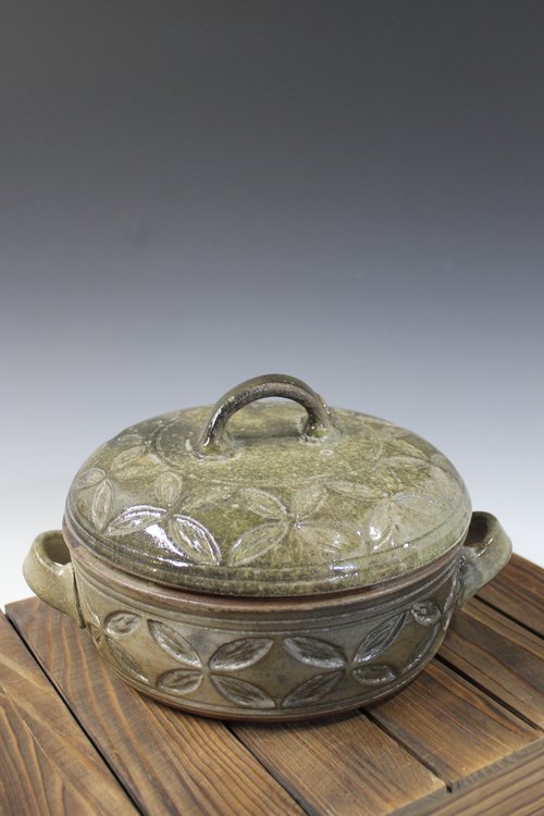 Covered Bread Pan | Emerson Creek Pottery