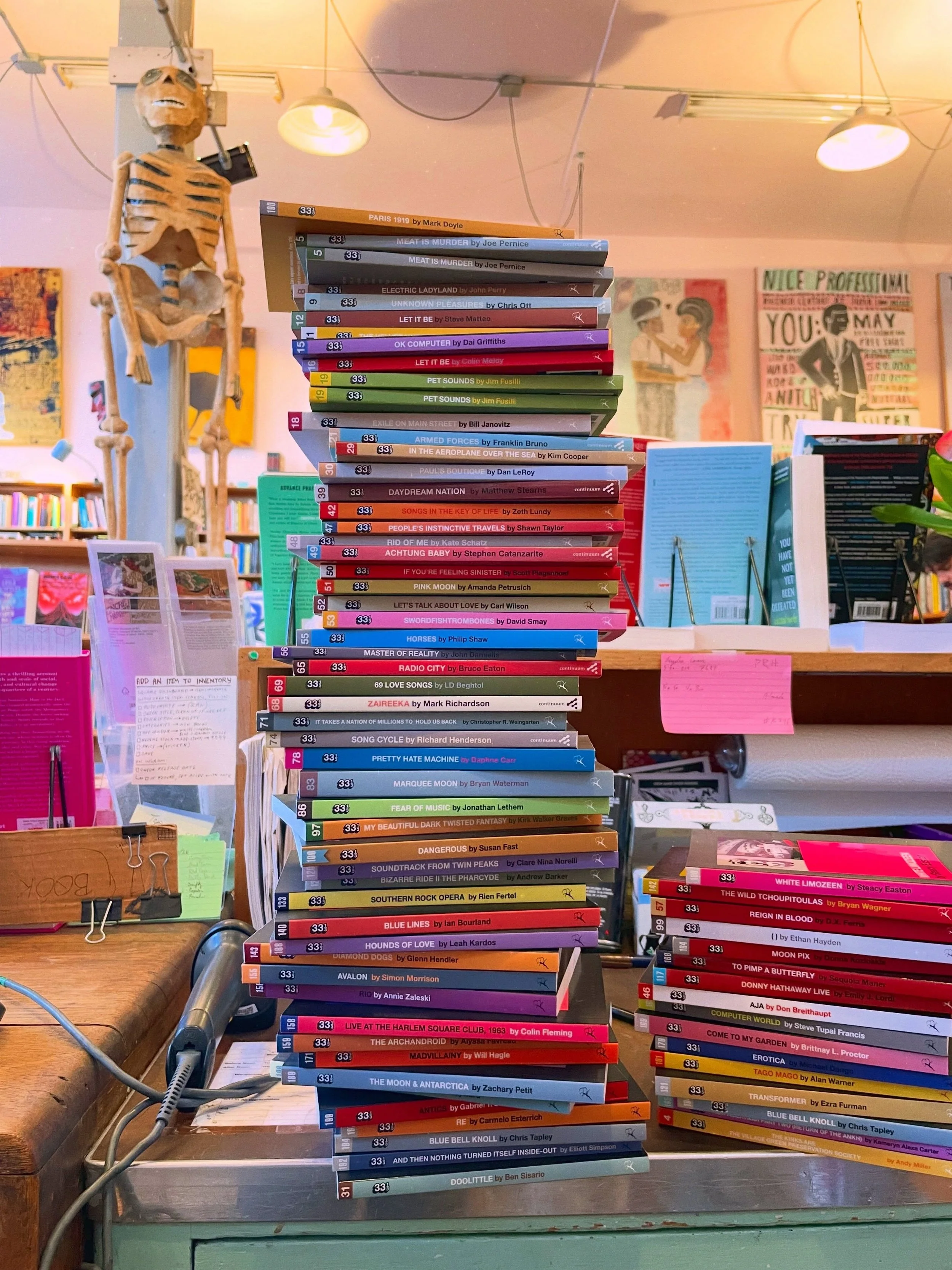 We love a precarious stack of @331.3books