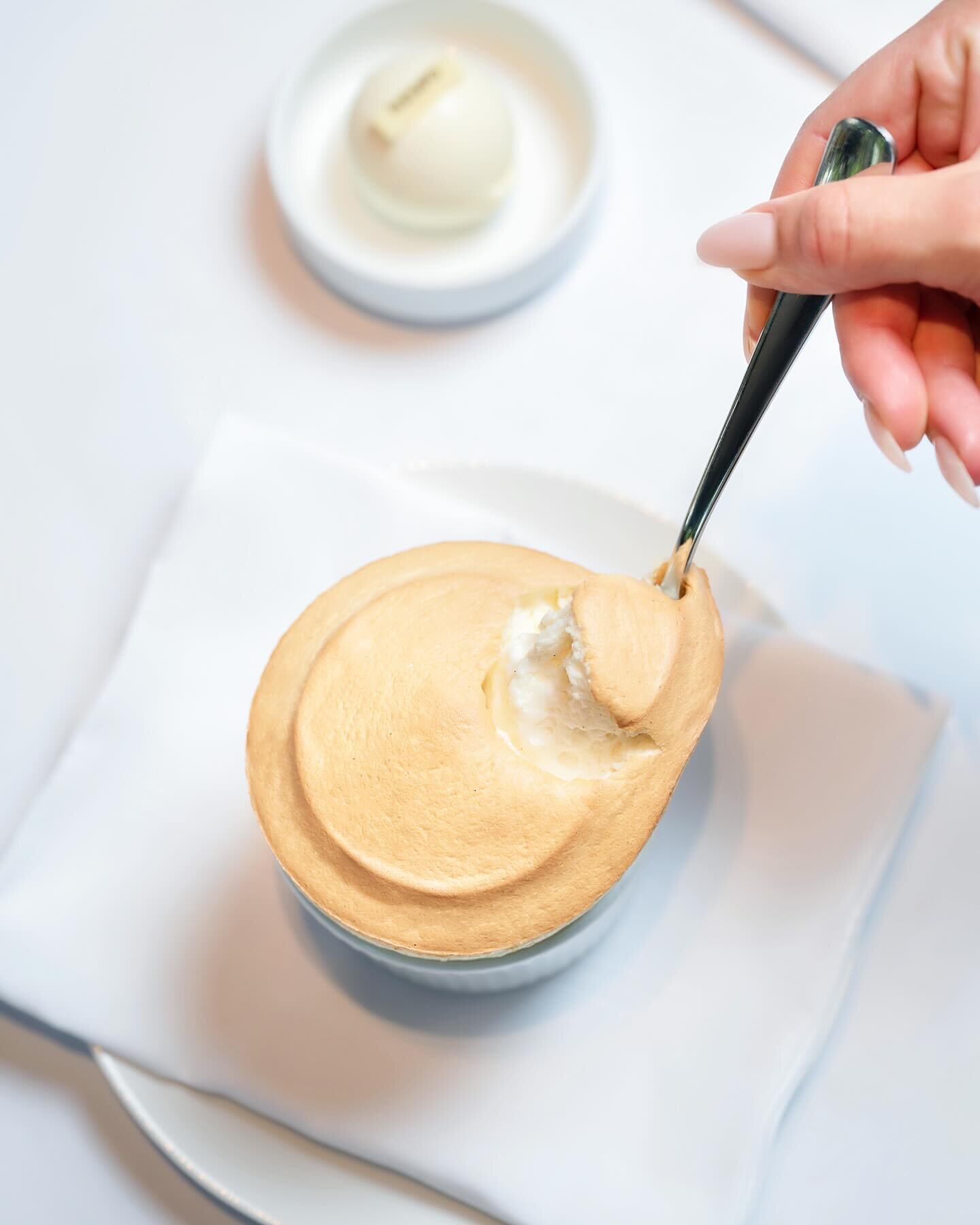 Ce sublime Souffl&eacute; au Grand-Marnier.

&mdash;&mdash;
Social Media Manager: @theupper.studio 
&mdash;&mdash;
#NESPO #Restaurant #Nice #queduvrai #southoffrance #frenchriviera #luxurylifestyle #pastry