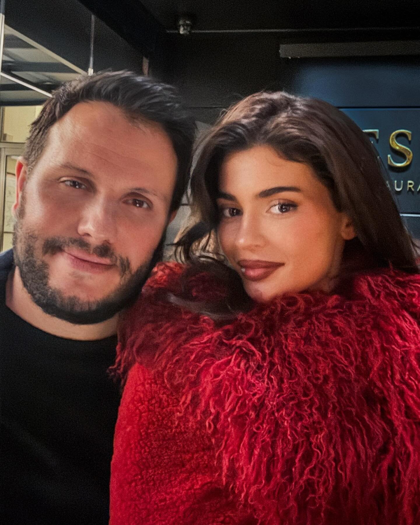 Selfie with KYLIE 👑
@kyliejenner x @nespo_restaurant 

&mdash;&mdash;
Social Media Manager: @theupper.studio 
&mdash;&mdash;
#NESPO #Restaurant #Nice #queduvrai #southoffrance #frenchriviera #luxurylifestyle #kyliejenner #kylie #kingkylie