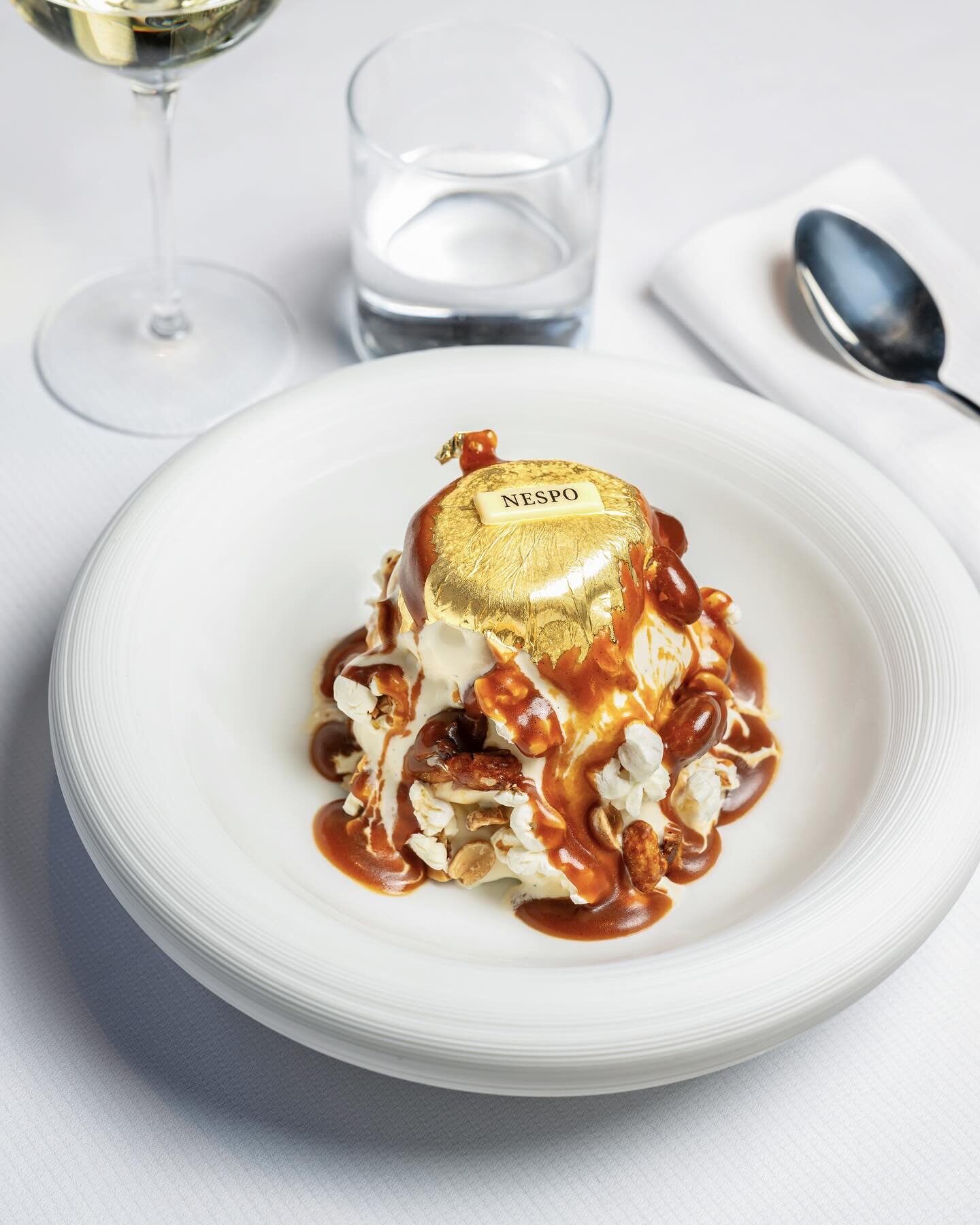 𝐍 𝐄 𝐒 𝐏 𝐎  SUNDAE

&mdash;&mdash;
Social Media Manager: @theupper.studio 
&mdash;&mdash;
#NESPO #Restaurant #Nice #queduvrai #southoffrance #frenchriviera #luxurylifestyle #JasonDerulo #music #sundae  #pastry #icecream #gold