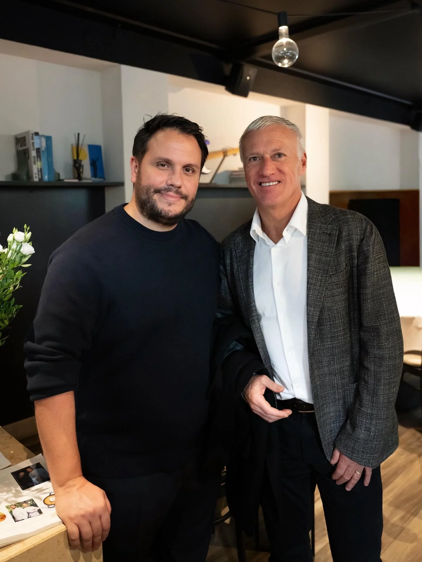 Immense plaisir et grand honneur d&rsquo;avoir re&ccedil;u Didier Deschamps et Aim&eacute; Jacquet. 
Deux hommes qui ont marqu&eacute; l&rsquo;histoire du football fran&ccedil;ais&hellip; et notre g&eacute;n&eacute;ration ⚽️🇫🇷⭐️⭐️