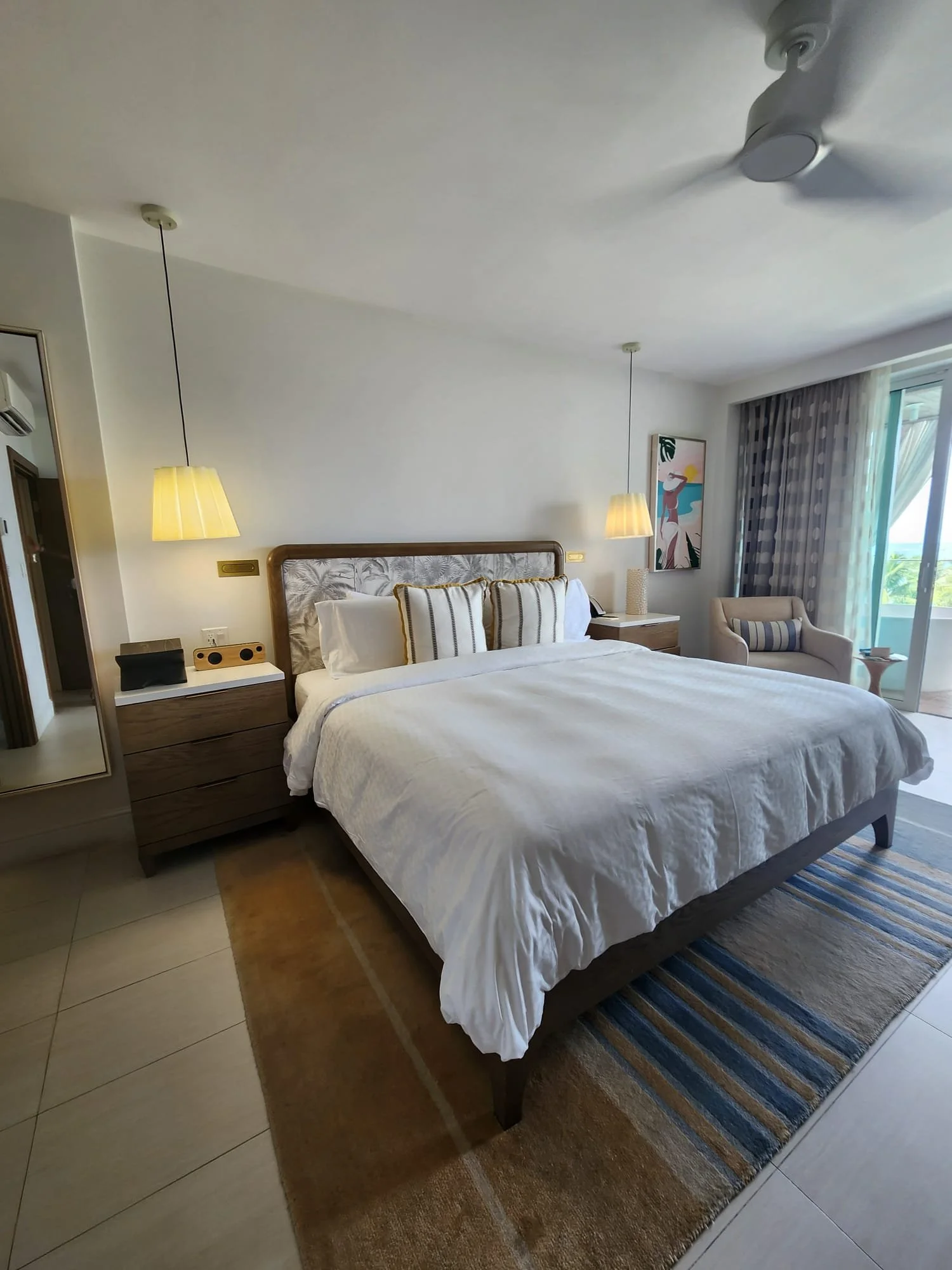 sandals room 1.jpg