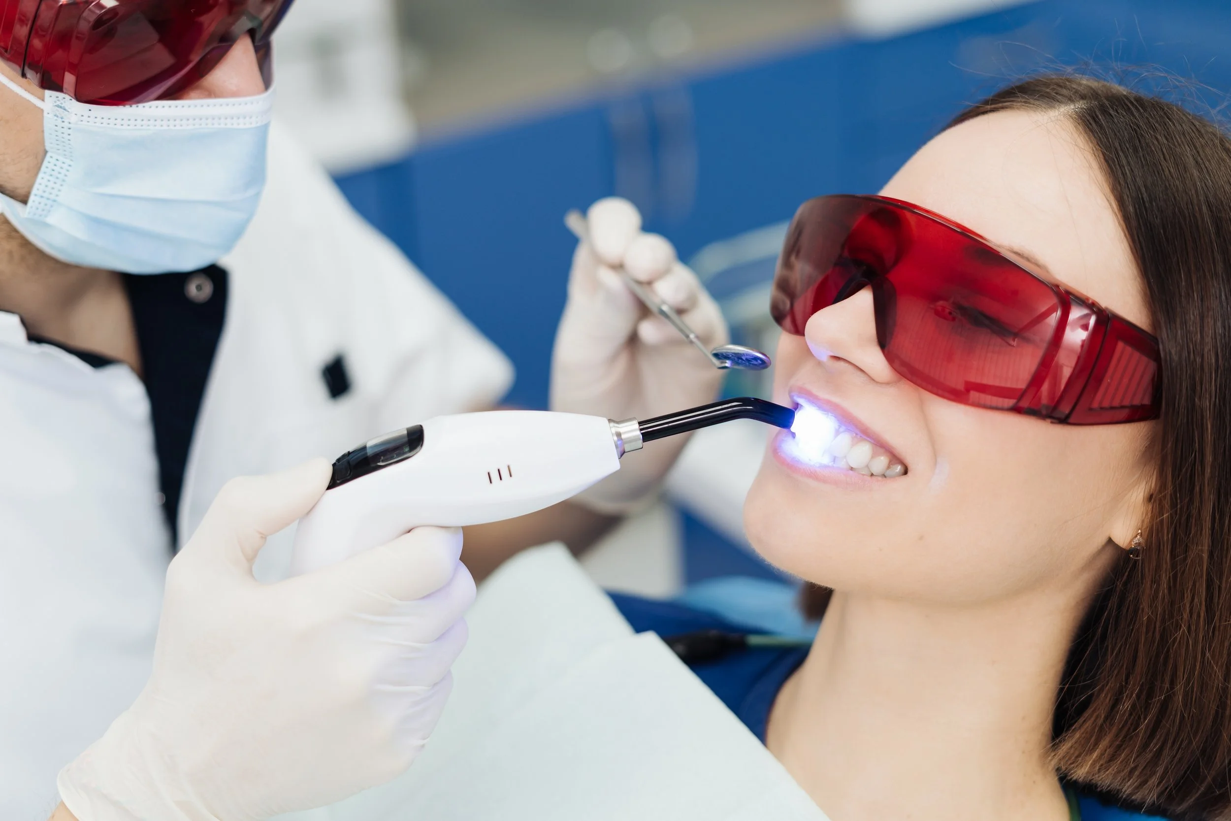 How does teeth whitening work?