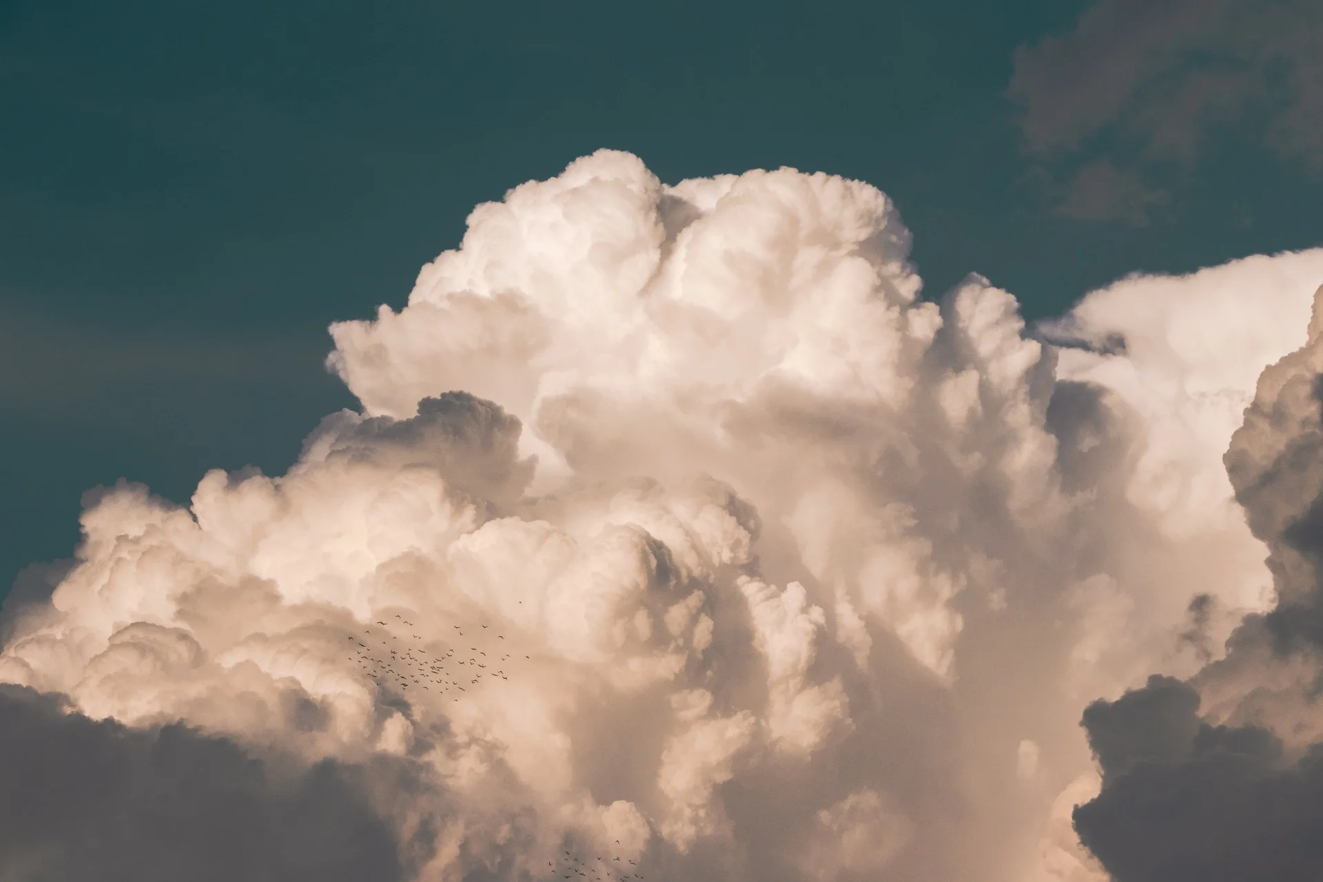 4k-wallpaper-atmosphere-cloud-formation-1591305.jpg