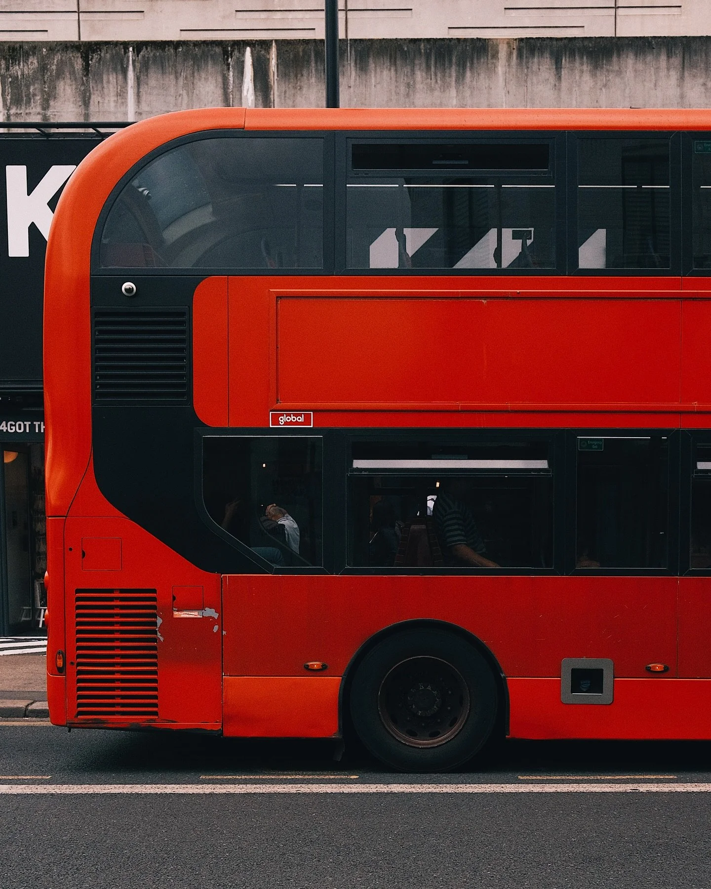 Abstract &bull; London, 2023.