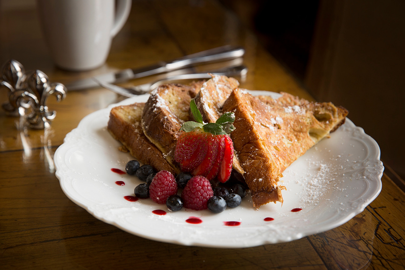 Complimentary breakfast is served at Enchanté Hotel.