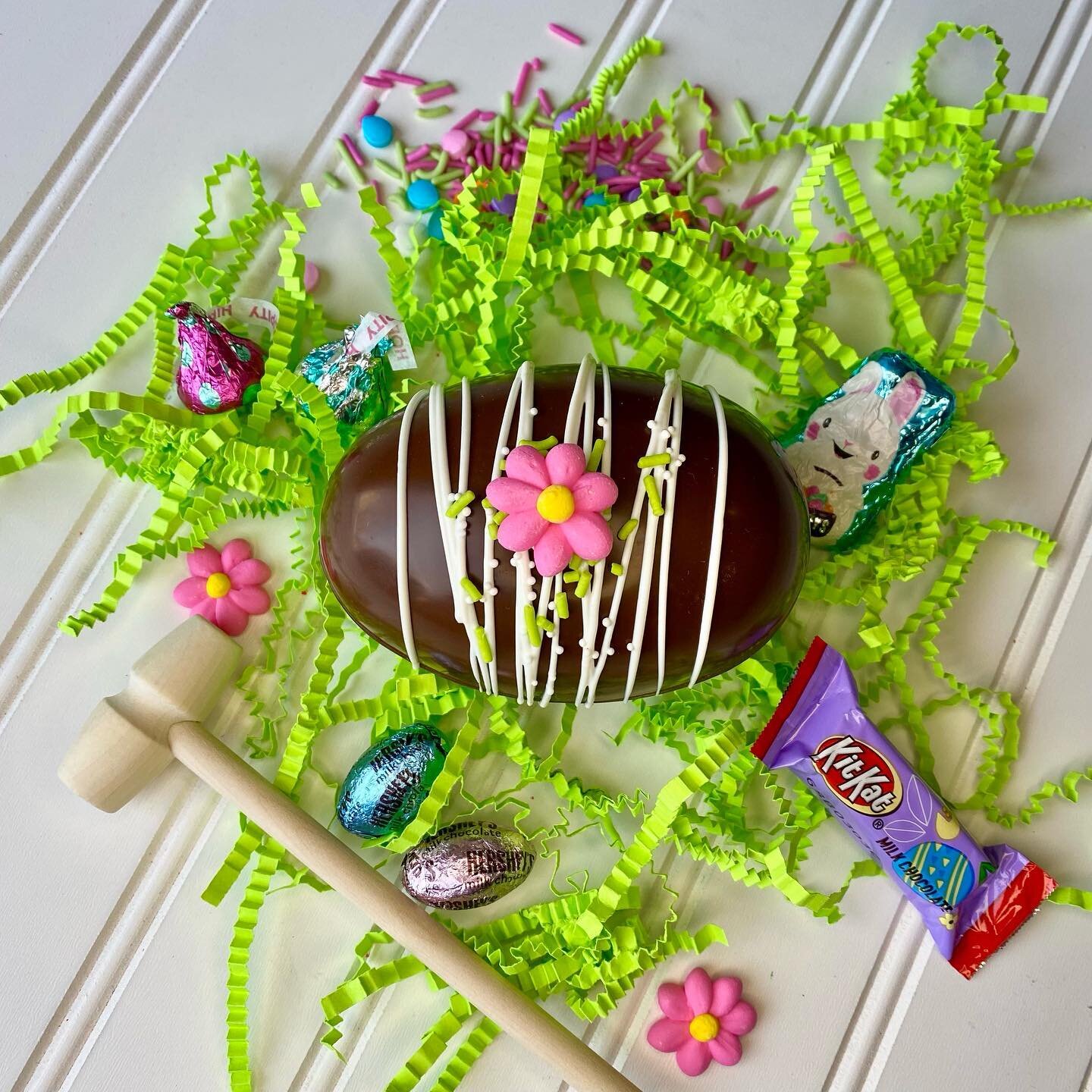 Smash Eggs are back! 🐣💚 Sammy&rsquo;s handmade, one-of-a-kind milk chocolate eggs are filled with fun spring candies, and ready to smash. Comes with a beautiful gift box and a tiny wood hammer. $12 each or 3 for $30. Supplies are limited! Order onl