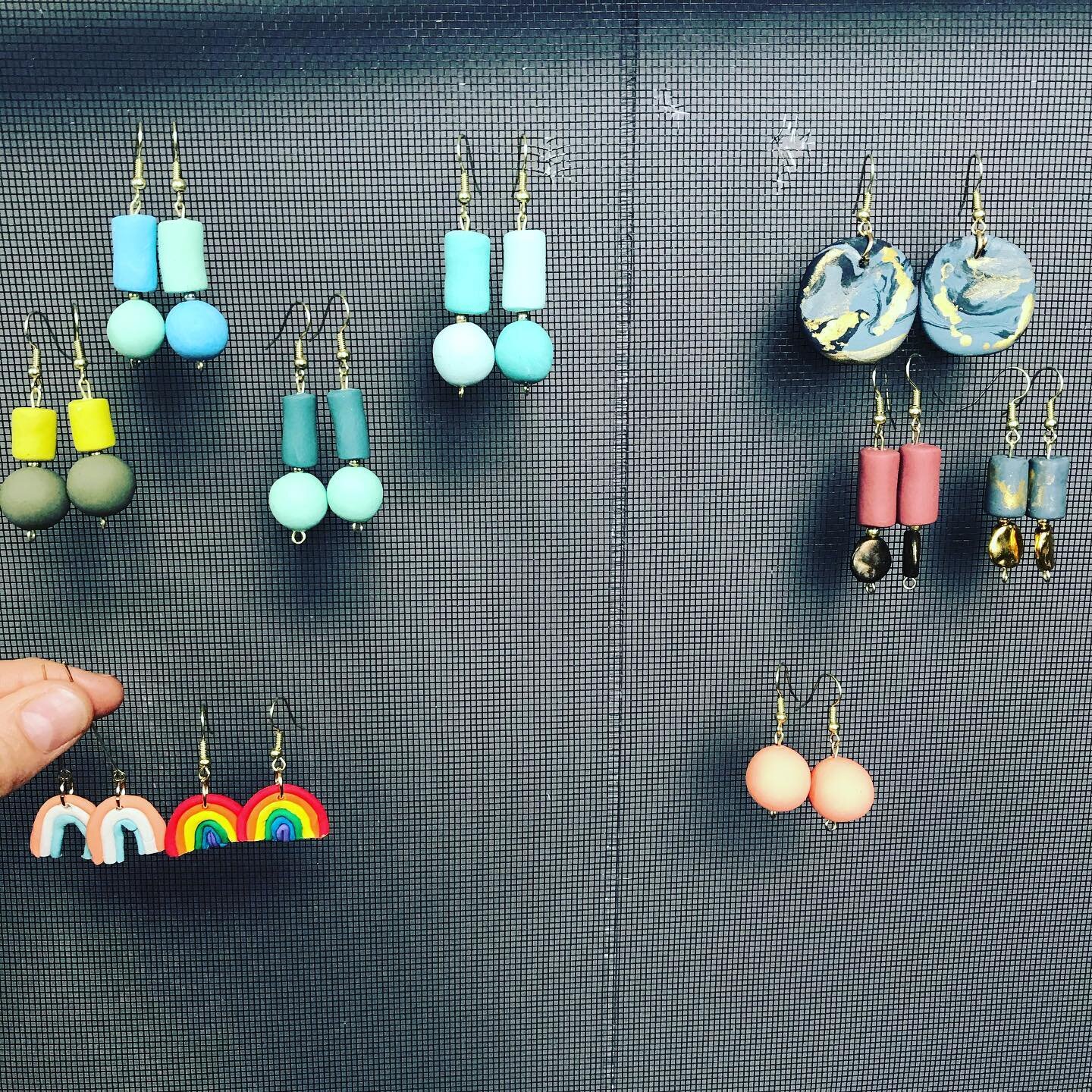 Friends, I need your help!! Which style of clay earrings do you like the best? Top left: &ldquo;double drop&rdquo;? &ldquo;Top right: &ldquo;gold dusted&rdquo;? Bottom left: &ldquo;arches&rdquo;? Bottom right: &ldquo;single drop&rdquo;?
Thank you!!!