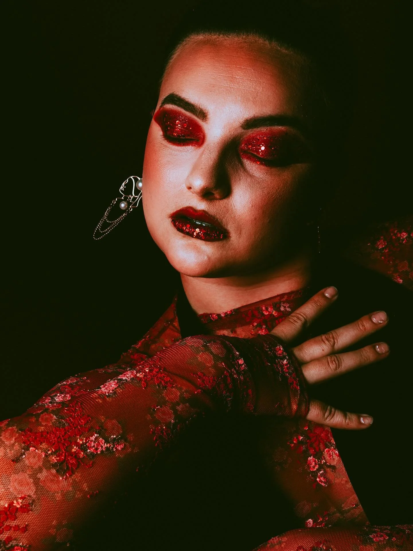 @liv_kelson 🌹&hearts;️💃
Hair/Makeup @beautybyfreckledfoxx 
Photos @capturedbyabbey