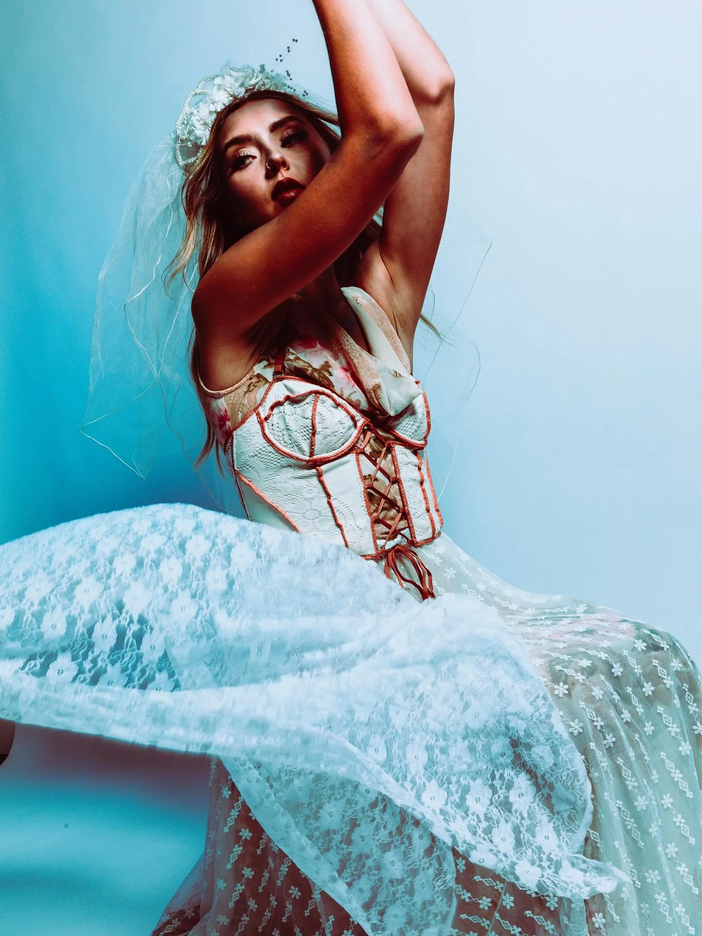 Inspired by corpse bride 🥀⚰️💍
Model @natalia_pia_ 
Hair/Makeup @beautybyfreckledfoxx 
Photos @capturedbyabbey