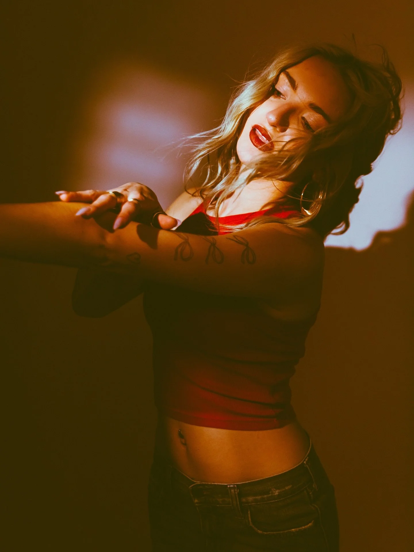 @alakina.lee for @ablaze.magazine 🧚🏼&zwj;♀️☄️🪩
photos by me @capturedbyabbey 
issue 01 is live!!!