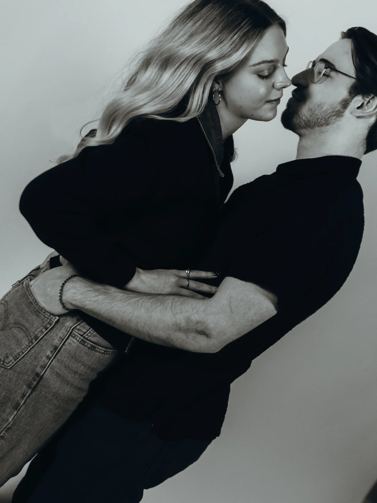 couple session in the studio 💓💘💌
photos by me @capturedbyabbey