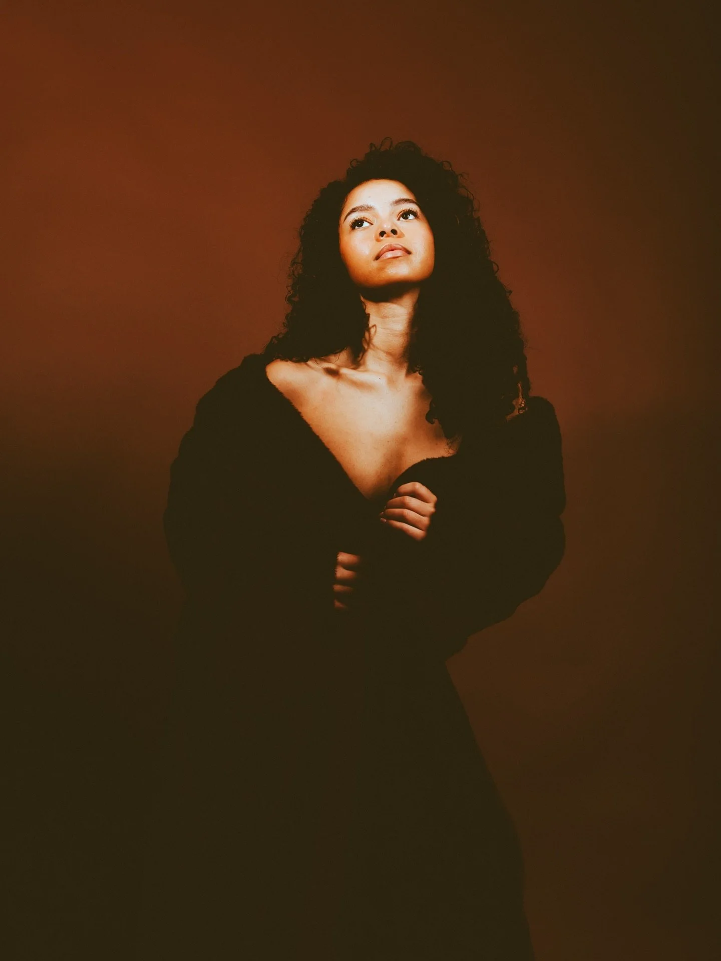 more photos of @naomibellxo in the studio 
photos by me @capturedbyabbey 
🤎🌟🎞️