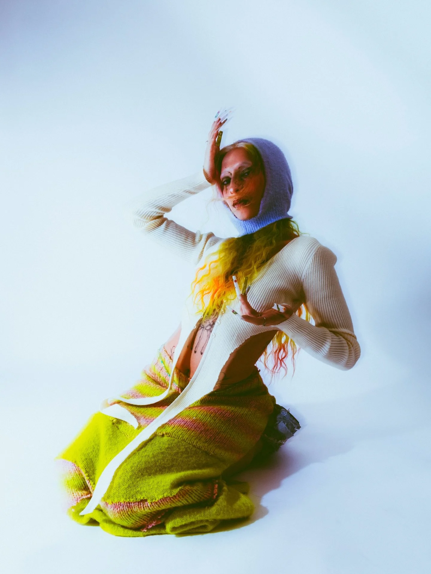 @tiny.queen_ for the cover of @ablaze.magazine 
🐛🌟✨🌷 🩷
photos by me @capturedbyabbey 
model/makeup/styling @tiny.queen_