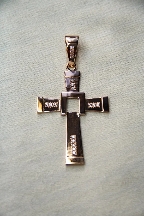   rist  kaal14gr  tsirkoonid 2,0mm   tööraha120.-eur 