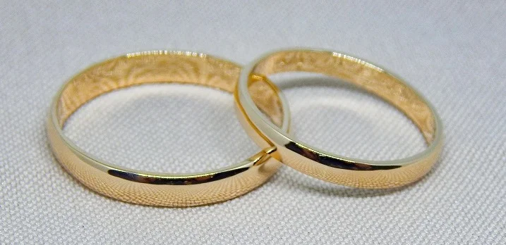   abielusõrmused laius 3,5mm  kaal8,5gr   tööraha 70.-eur  paar 