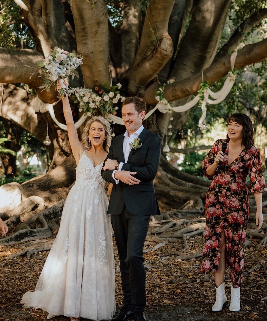 ⁣⁣
⁣⁣
This is the face you make when your new husband just agreed you can keeping spending all your money on burritos and Zappos instead of groceries. 🤩⁣⁣
⁣⁣
🤍Congratulations Ally &amp; Troy! 🤍⁣
⁣
📸 @coopsfrootloops 💐 @violetlane_perth