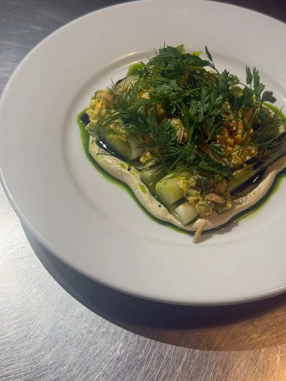 Springy scenes from the pass 📸 @hariigato_ 
- grilled leeks, almond crema and salsa dragoncello
- roast cod, white asparagus, mussels and lardo
- mafaldine, lamb rag&ugrave;, &lsquo;nduja and mint
- Spring lamb, Umbrian lentils, tema artichoke and c