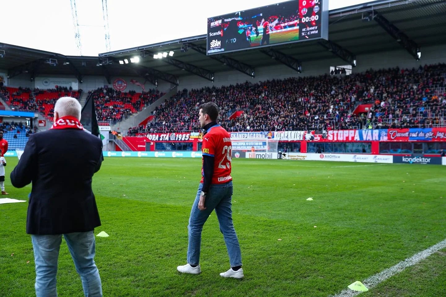 Det finns kamper som man aldrig v&auml;ljer, men som &auml;nd&aring; kr&auml;ver allt av en. Jesper Bj&ouml;rkman &auml;r idag i sin kamp mot ALS - och tar sig an den med en styrka som f&ouml;rtj&auml;nar st&ouml;rsta respekt.

Vi t&auml;nker p&aring