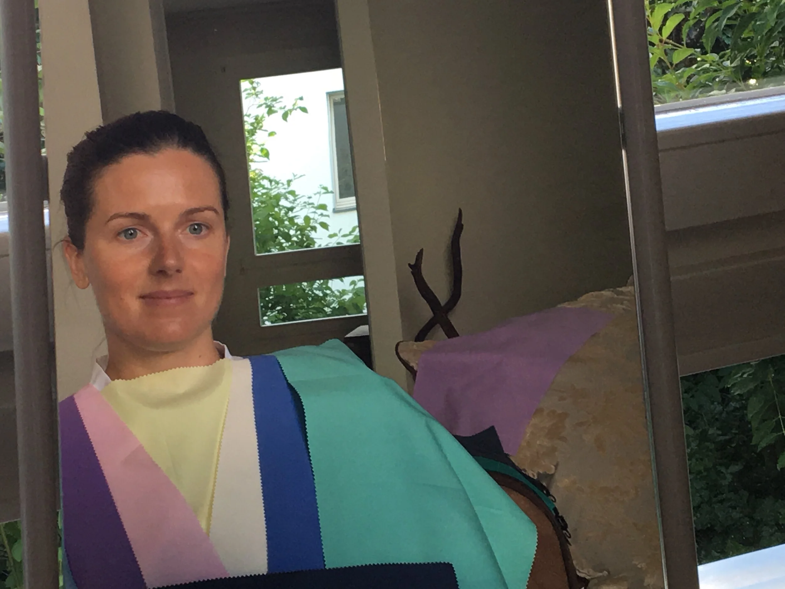 What Clients Observe in the Mirror during a Personal Colour Analysis Session