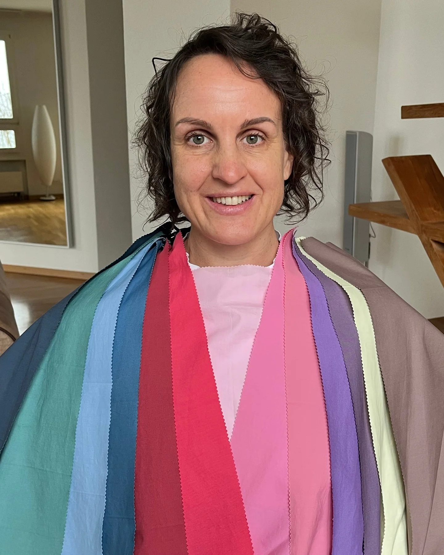 My Soft Summer Client
Farbberatung / Personal Colour Analysis &ndash; Colours that enhance your natural beauty.
K&ouml;rpertyp Analyse / Image Archetype Analysis &ndash; Style that respects your lines, proportions &amp; body geometry.
My analyses are