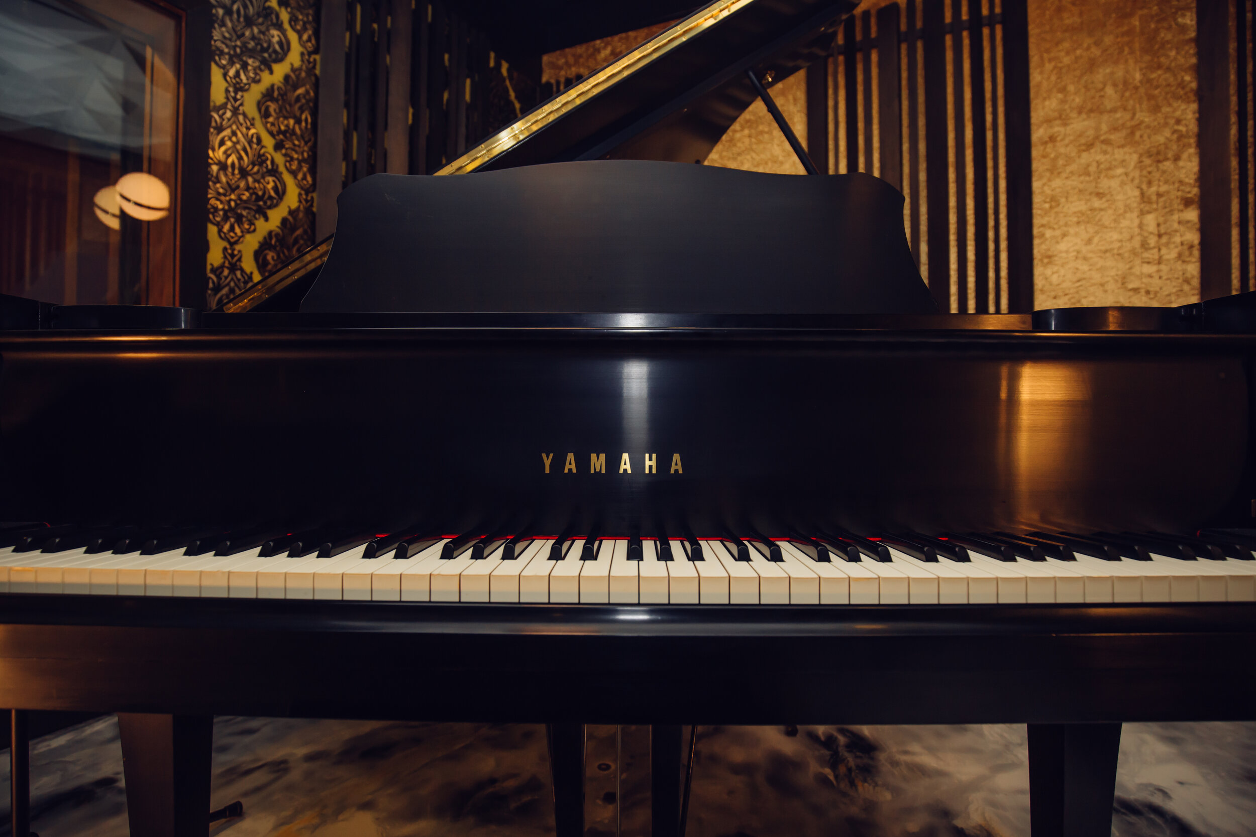 Indianapolis Music Composition & Piano Studio: Round Table Recording
