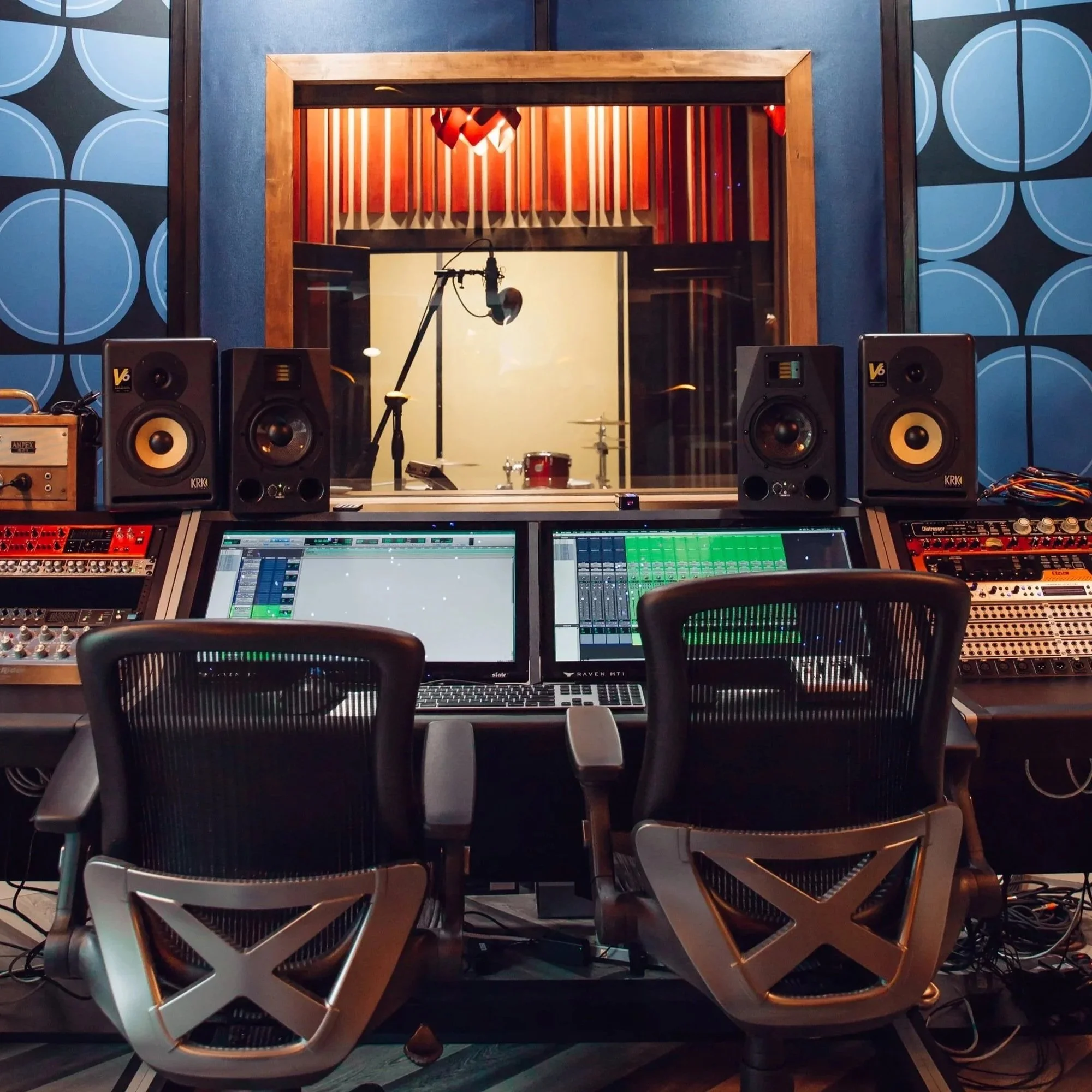 AI Music Production &amp; Copyright: Finish Your Track at Round Table Recording Company