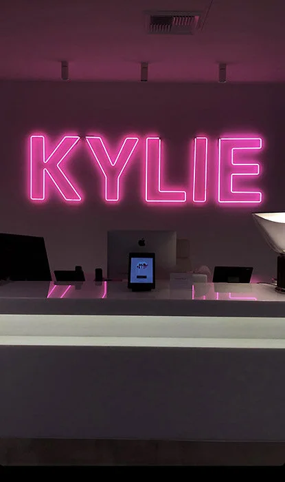 kylie-office-3-z.jpg
