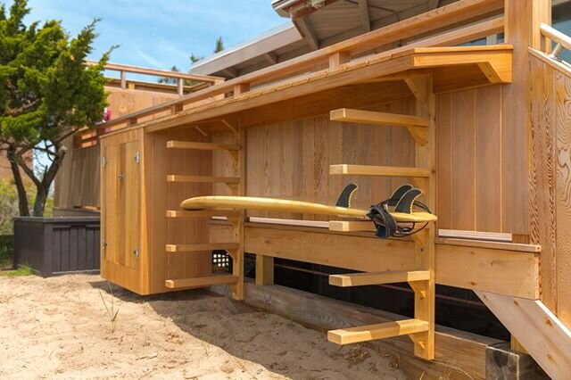 At this hotel in the dunes of Amagansett, we custom built this area for surfboards and other sporting equipment.⁠
.⁠
.⁠
.⁠
#passion #builder #LoveWhatWeDo #DoWhatWeLove #build #interiordesign⁠
#interior #appliances #LuxuryHomeBuilder #BuildersOfInsta
