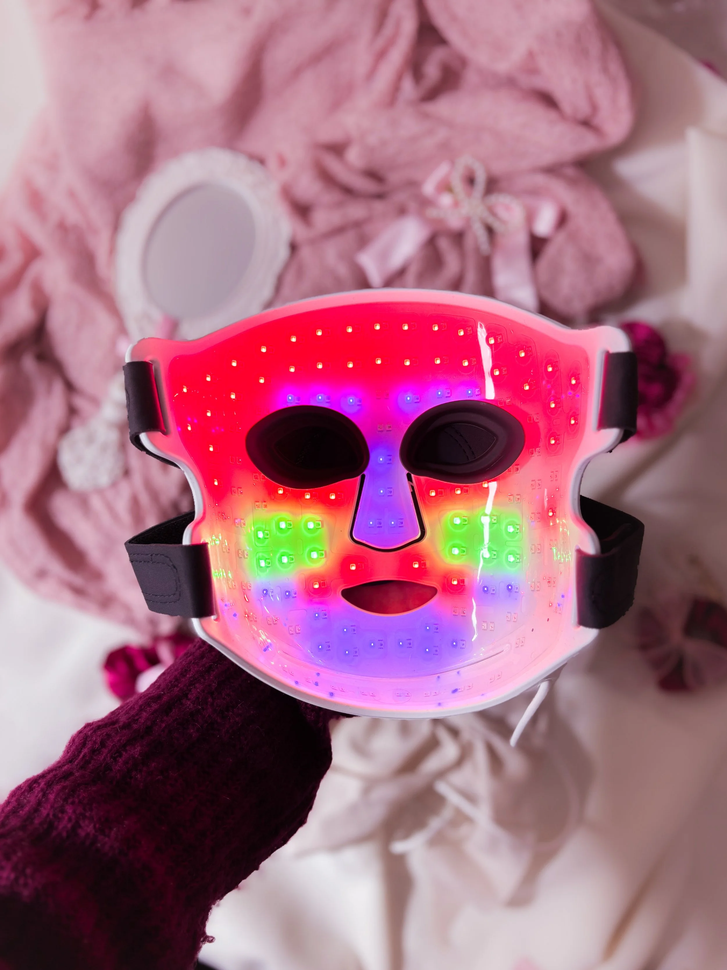 Apparence du Masque LED Série 3 allumé avec un traitement personnalisé.