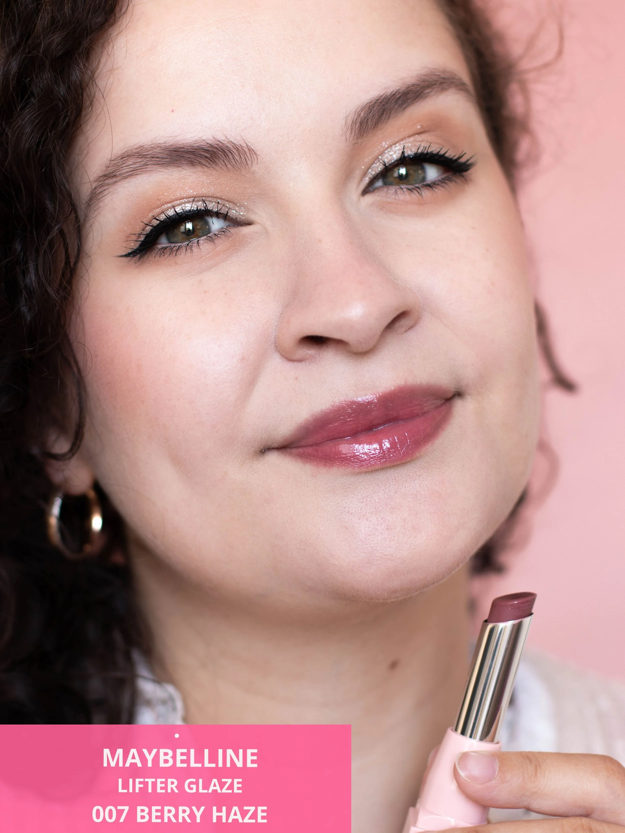 Swatches du Lifter Glaze de Maybelline en teinte 007 Berry Haze