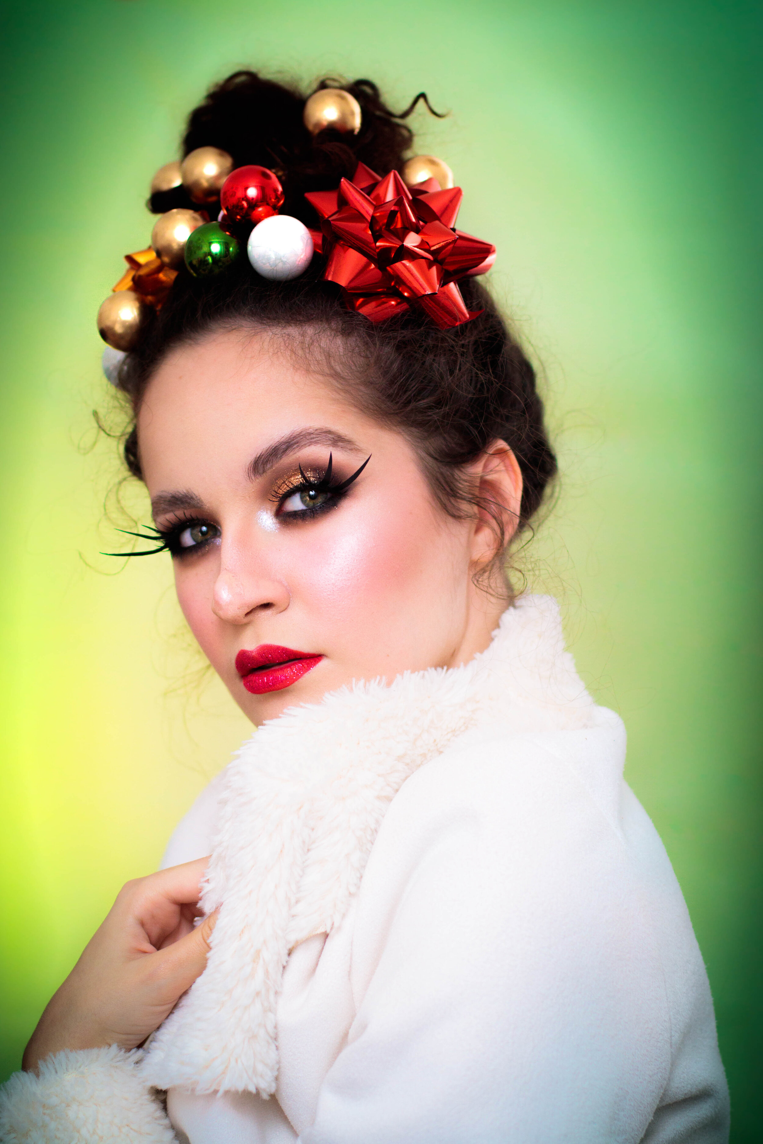 martha-may-grinch-christmas-makeup-noel-pauuulette-3.jpg